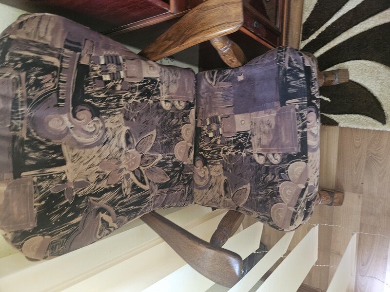 Vand 2 scaune mobilier sufragerie